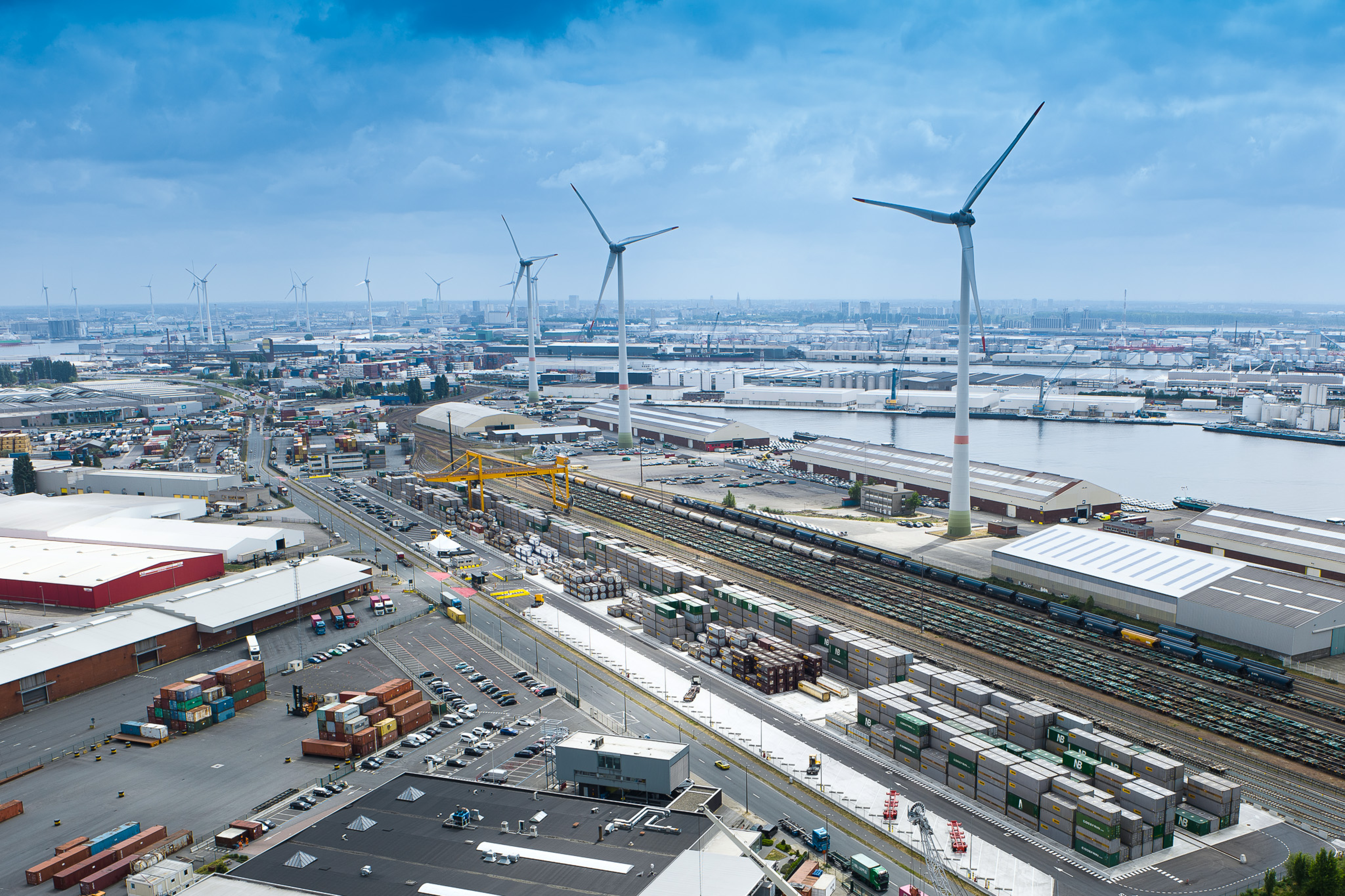 Aerial view of the new Antwerp Zomerweg Terminal