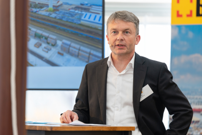 Bertschi CEO Jan Arnet presents the strategic significance of the AZT terminal