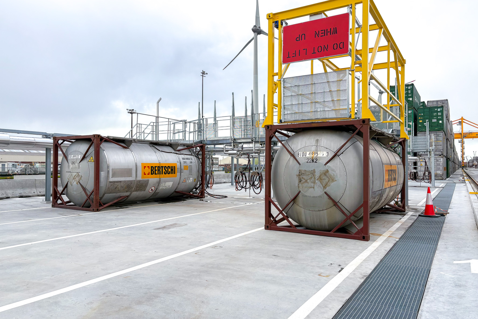 Safety cage atop a Bertschi ISotank