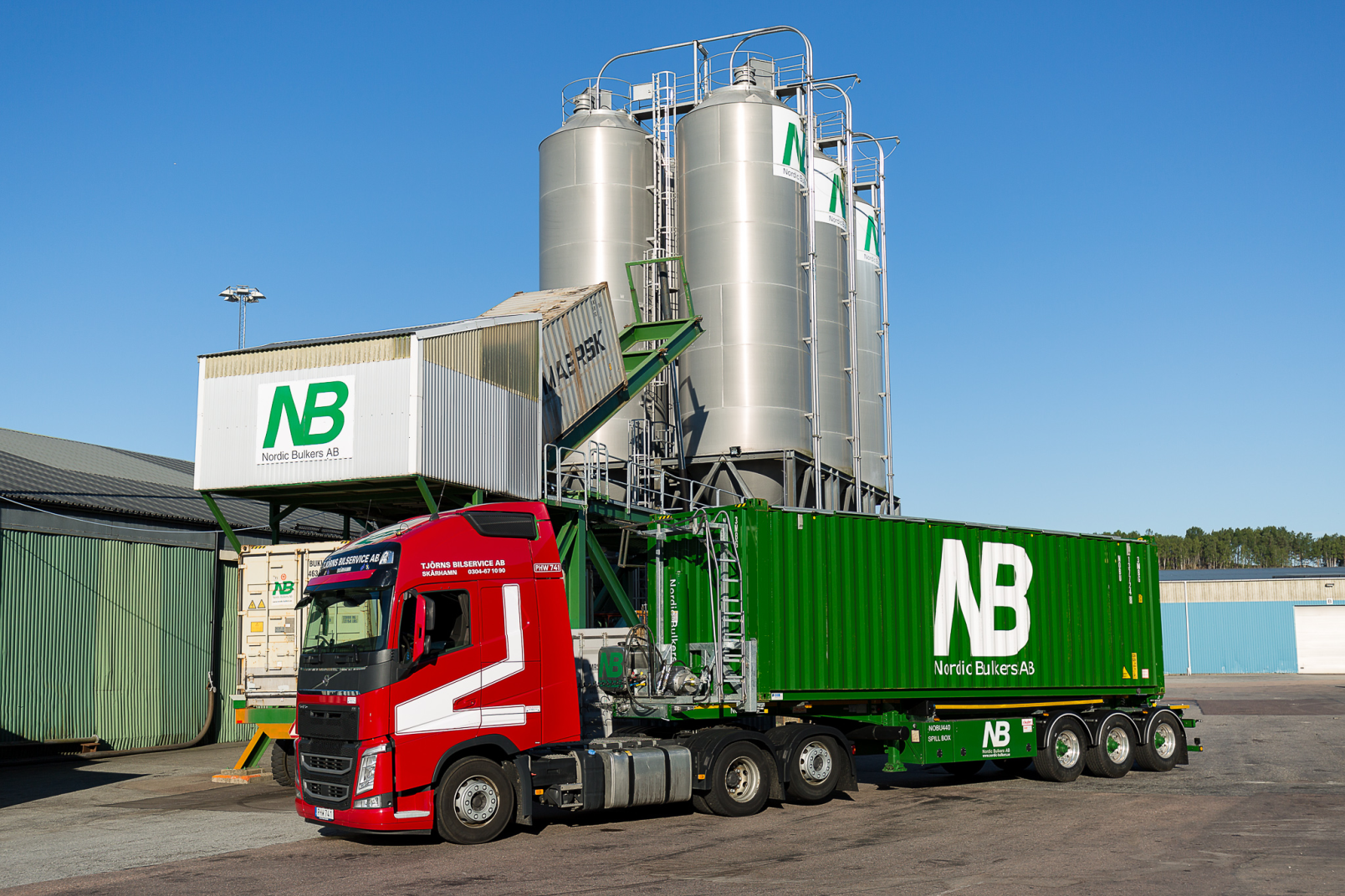 Truck with Nordic Bulkers Container