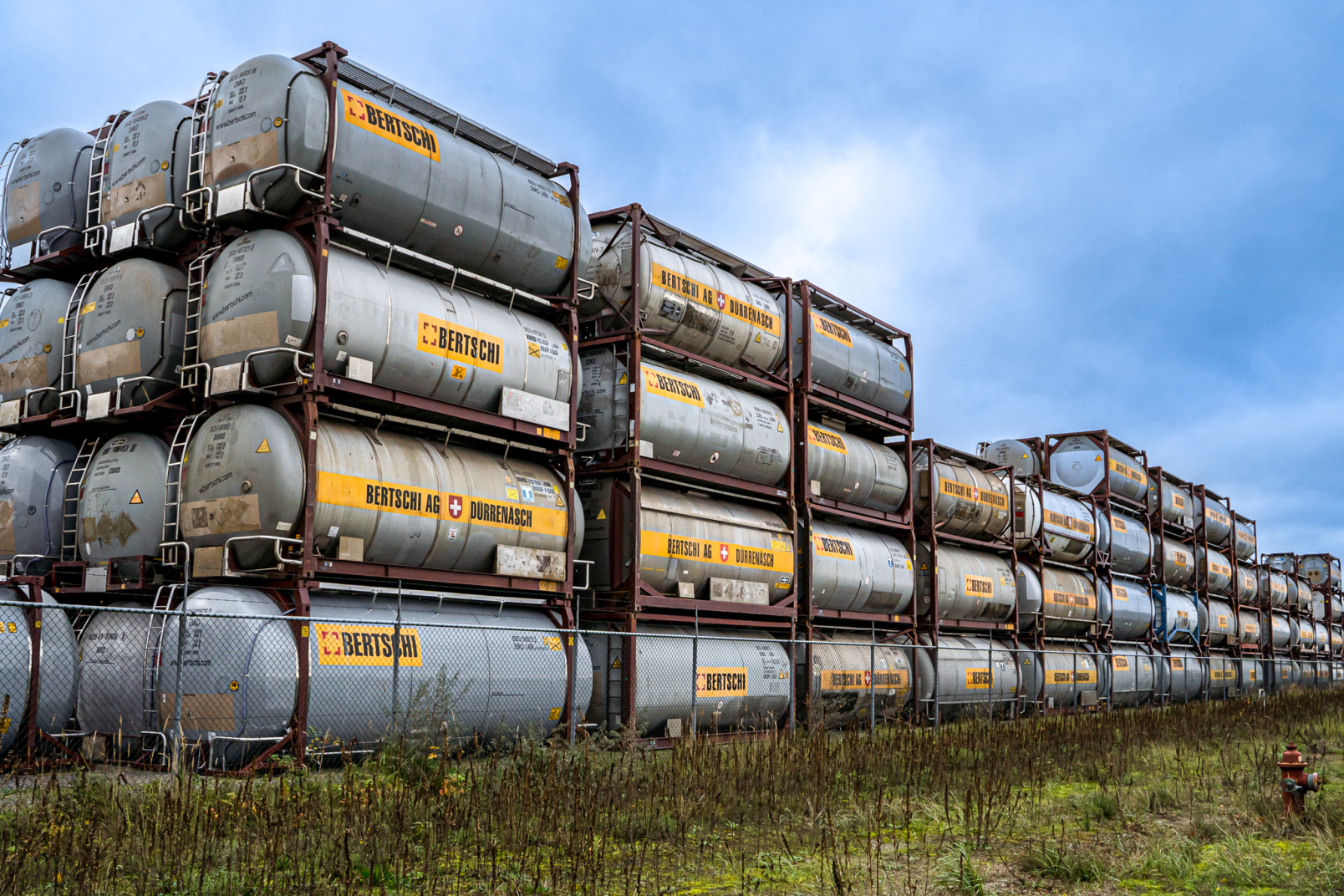 Terneuzen containers hub storage tank 